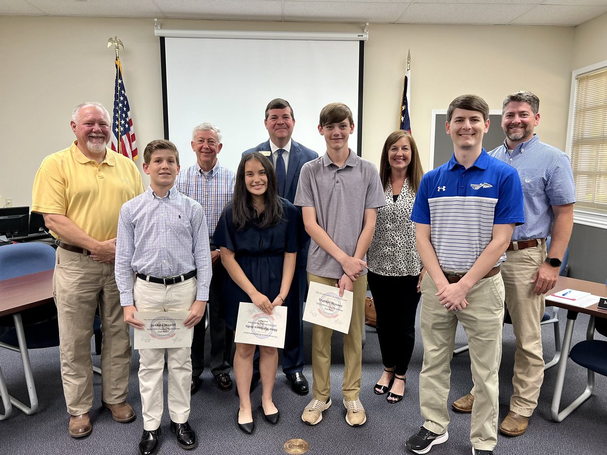 OconeeCoSchools's tweet photo. Great job to the 2nd place Poultry Evaluation team from @OconeeCountyMS as recognized by the Board this evening! 🥈🐓 #oconeestrong https://t.co/PQxn7LB0vL