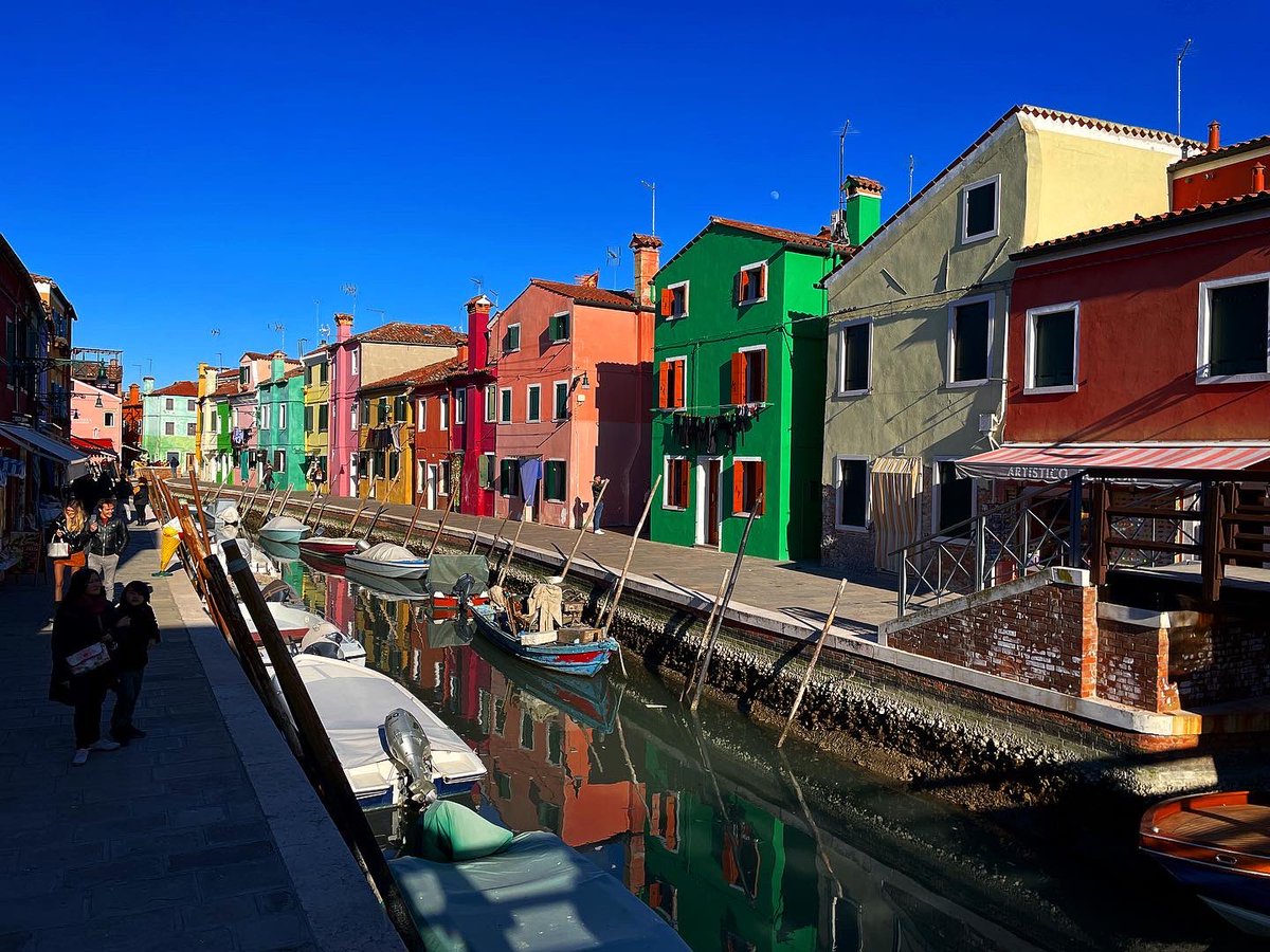 JayHealeyPhoto's tweet photo. Burano, Italy.  #travel #wander #wanderlust #italy #italia #burano #venice #venezia #color #veneto https://t.co/j4EhtYe1q8