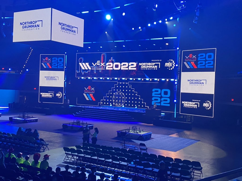 TheEdisonLab's tweet photo. Bush Robotics team representing Stone Oak at the World Robotics Competition in Dallas.

Too soon to tell how they are doing… but they have already won with the Bush Family 

#PREMIERisHere https://t.co/yvO7Z7tBSM