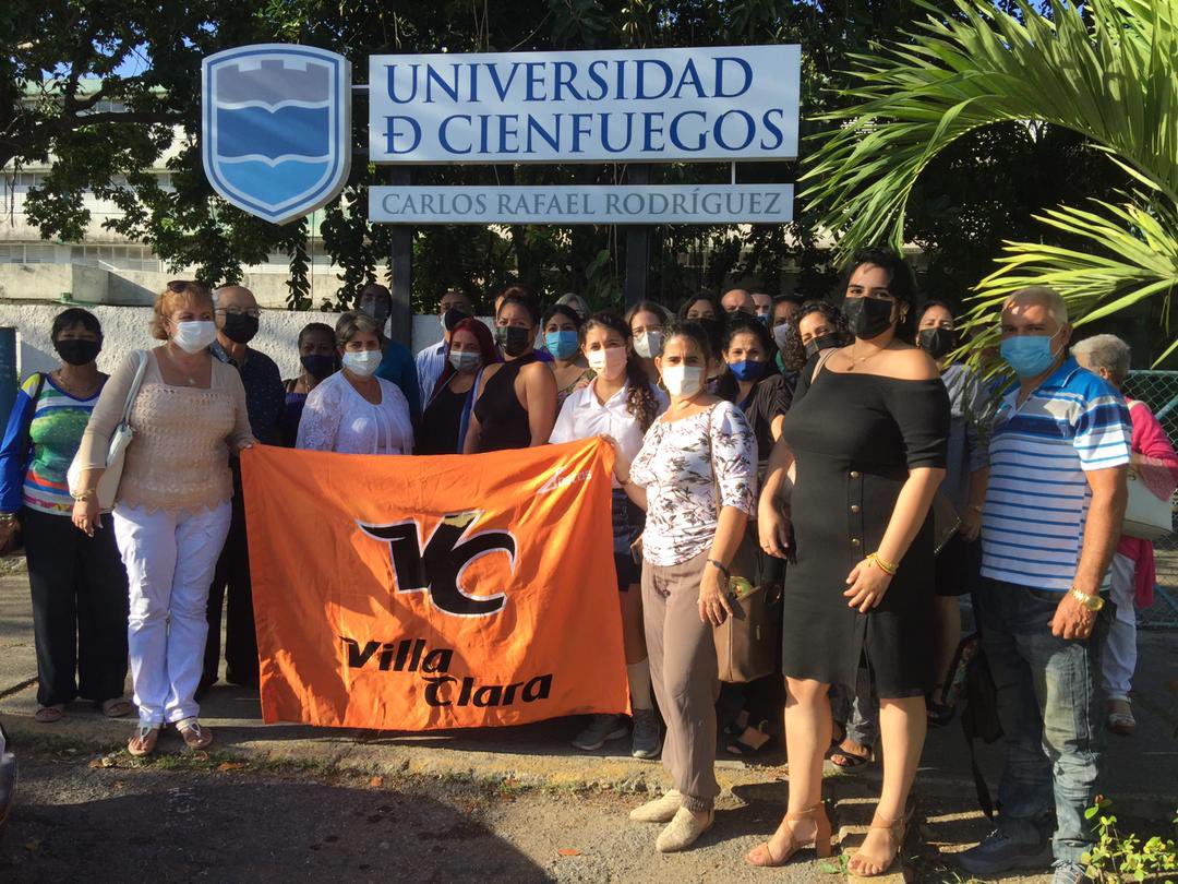 Más imágenes y momentos del intercambio de la delegación de nuestra #epvillaclara con su homóloga de Cienfuegos. <a href="/dpevillaclara/">DGEP Villa Clara</a> <a href="/CubaMined/">MINED</a> <a href="/AdaAndr34319535/">Ada Andrade</a> <a href="/YaritzaCreach/">Yaritza Creach M 🇨🇺</a> <a href="/elsa_ena/">Ena Elsa Velázquez Cobiella</a> <a href="/FeemVilla/">FEEM Villa Clara</a> <a href="/UJCSantaClara/">UJC Santa Clara</a>