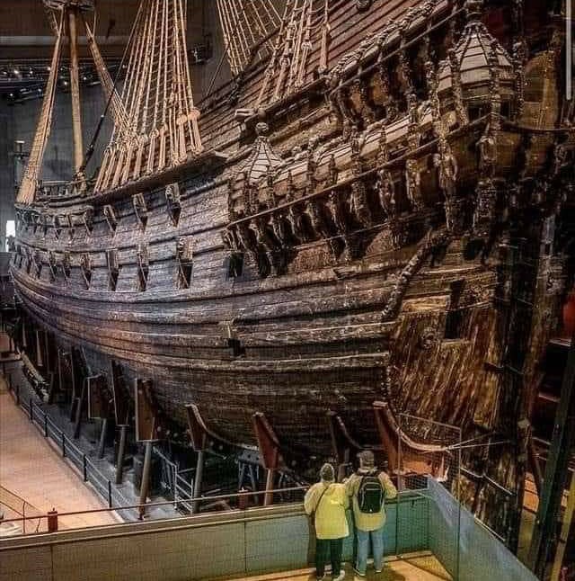 archeohistories's tweet photo. Vasa warship sank at occasion of his inaugural journey in Stockholm in 1628. After 333 years at bottom of sea, this warship was recovered and he could finally continue his journey.

Vasa Museum, Stockholm

#archaeohistories https://t.co/xVQQSZEPre