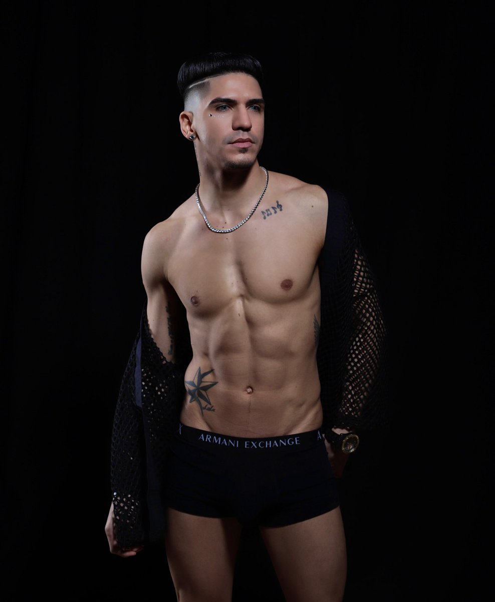 KingChristianR0's tweet photo. Put The Work In Daily To Make Sure That Your Better Then The Day Before! #KingChristianRoyals #LosRealeza #Photography Taken By @JohnKalect #OnlyFans #Explore #Dedication #ModelManagment #Model #ModelShoot #Vibes #King #PhotoShoot #ModelSearch #DreamBig #WorkHard #ModelsWanted https://t.co/OnyYXpIqpa