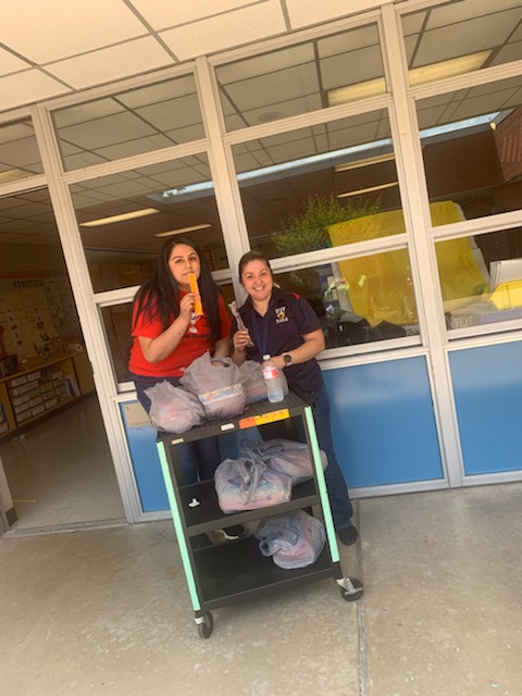 martines19's tweet photo. Congratulations to Ms Perales class they were the winners for the freeze pop incentive @GrayES_AISD https://t.co/2kcA21Fjoc