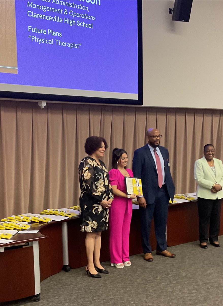 Melissa Carruth tweet media