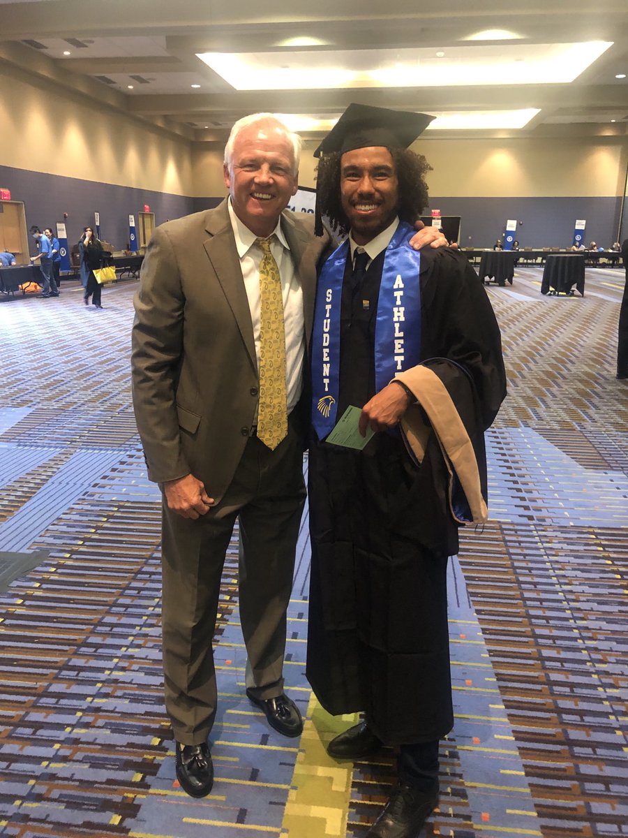 ERAUCoachRidder's tweet photo. Awesome accomplishment from a very special group of seniors!! Graduation from a World Class University…This is absolutely what is all about…. https://t.co/vqNL6YbDzG