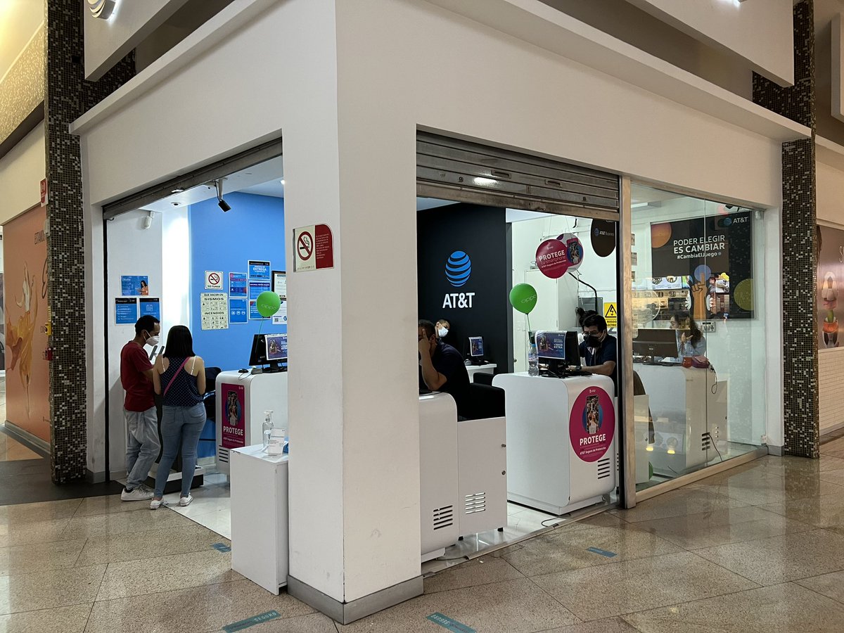 FabianM2020's tweet photo. @ATTMx fatal servicio son 6:50 y ya no hay quisieron atender, según porque cierran 8 y ni gente hay fuera no vengan parque lindavista. https://t.co/MI0IVzUCTq