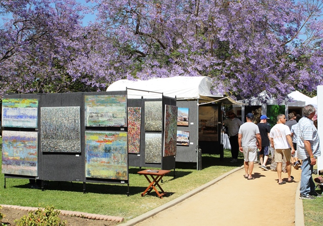 BH_Chamber's tweet photo. Experience the best art show in Southern California! The City of Beverly Hills and Community Services will hold the spring Beverly Hills Art Show on 5.21 & 5.22, from 10 AM - 6 PM in Beverly Gardens Park! To learn more, visit https://t.co/ypqN4FkINu #bhartshow #BeverlyHills https://t.co/m75J2pm9Jv