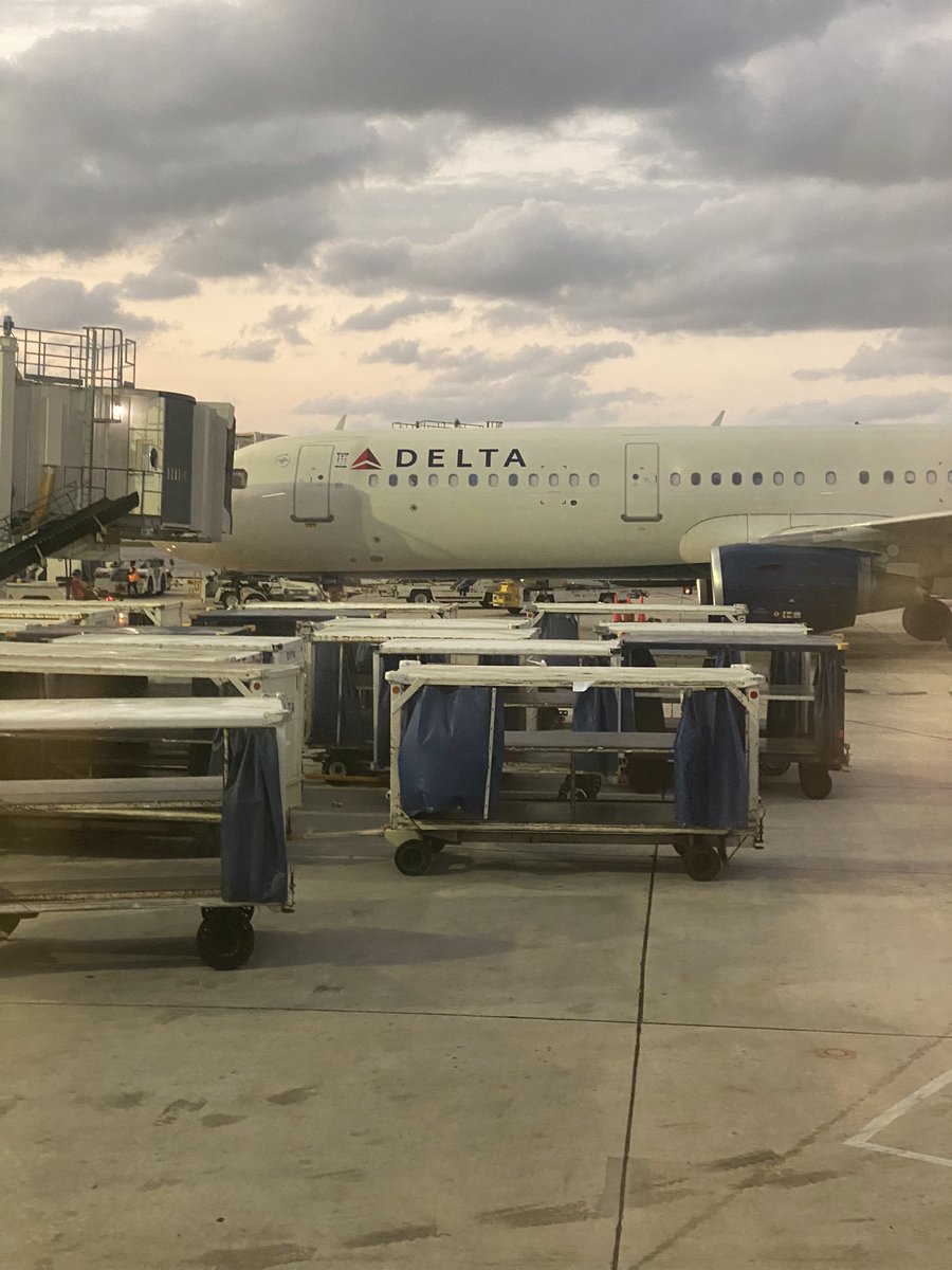 mariakeezer's tweet photo. Thanks for getting me to F1 Miami on time and home early @Delta. You’re the best!! https://t.co/WEvP5O2Nug
