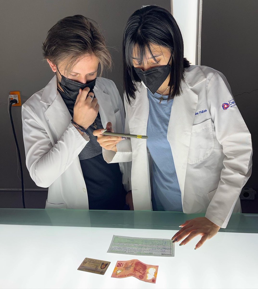 JesusArenasCrim's tweet image. En práctica de #Documentoscopía con mis alumnos de Criminología y Criminalística @DeLaSalleBajio