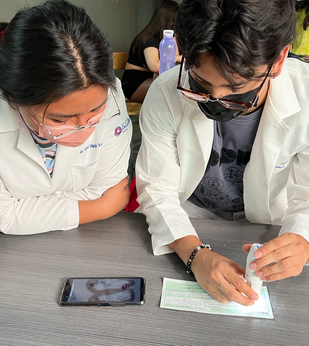 JesusArenasCrim's tweet image. En práctica de #Documentoscopía con mis alumnos de Criminología y Criminalística @DeLaSalleBajio