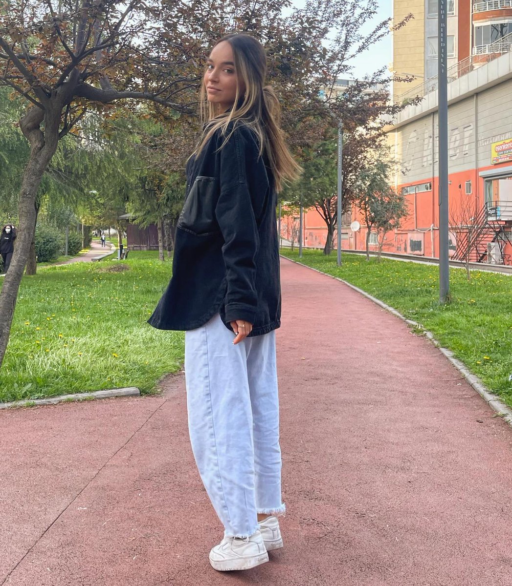 hobiarmi's tweet photo. Apoyemos a Ale en el poder del amor ...votemos por ella 🇵🇪❤️❤️#teamalebalarezo https://t.co/3vdVqlt9v7
