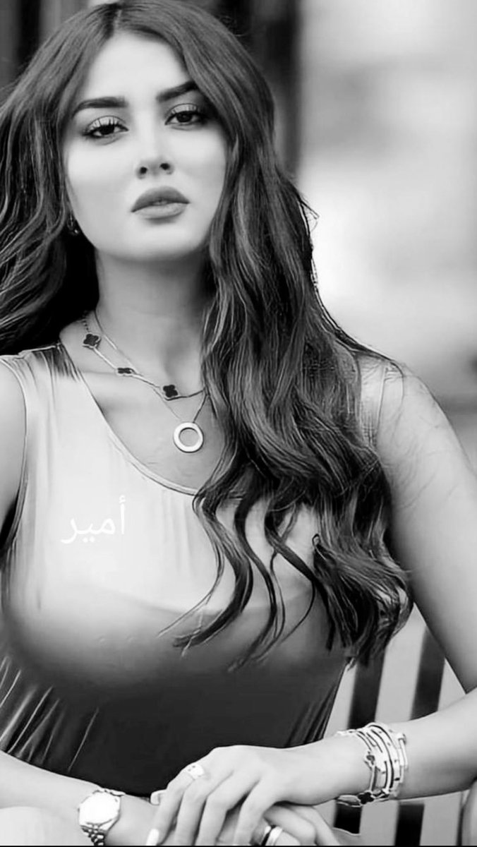 heam10291's tweet photo. و مالي أراك في كل الوجوه ؟
أغزوت عيني ..
أم غزتك الأماكن .. https://t.co/VPeteTqtO0