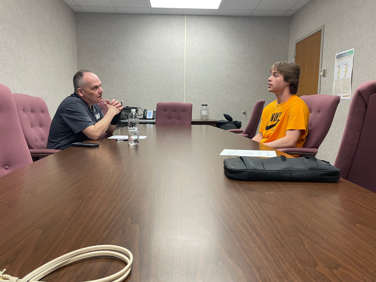 COSMOSIndiana's tweet photo. Students have been building skills-based resumes and participating in mock interviews in preparation for interviews to be an UpSkill Youth Apprentice! 

@ROIIndiana @NewAmericaEd  

#YAinAction https://t.co/EOCzKR0vzD