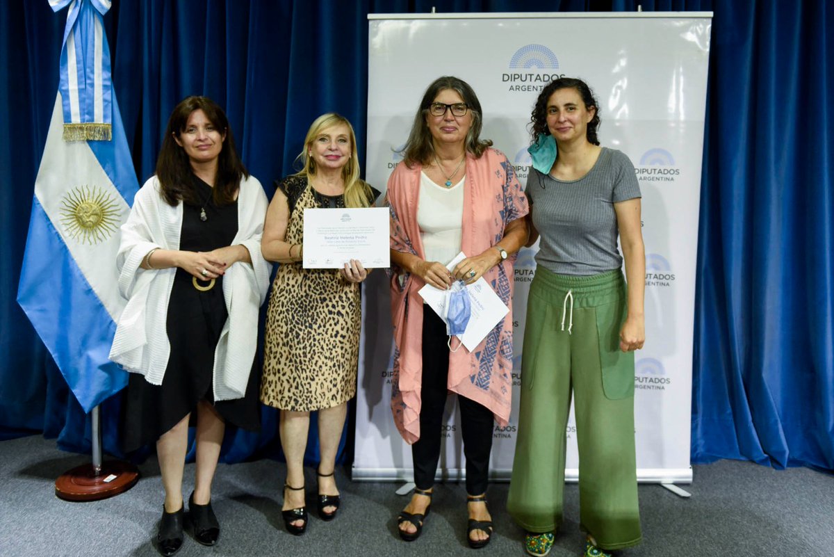 ulacav's tweet photo. Distinción a la secretaria general de la Red Ulacav, Beatriz Pedro https://t.co/tDChnJjZZa
