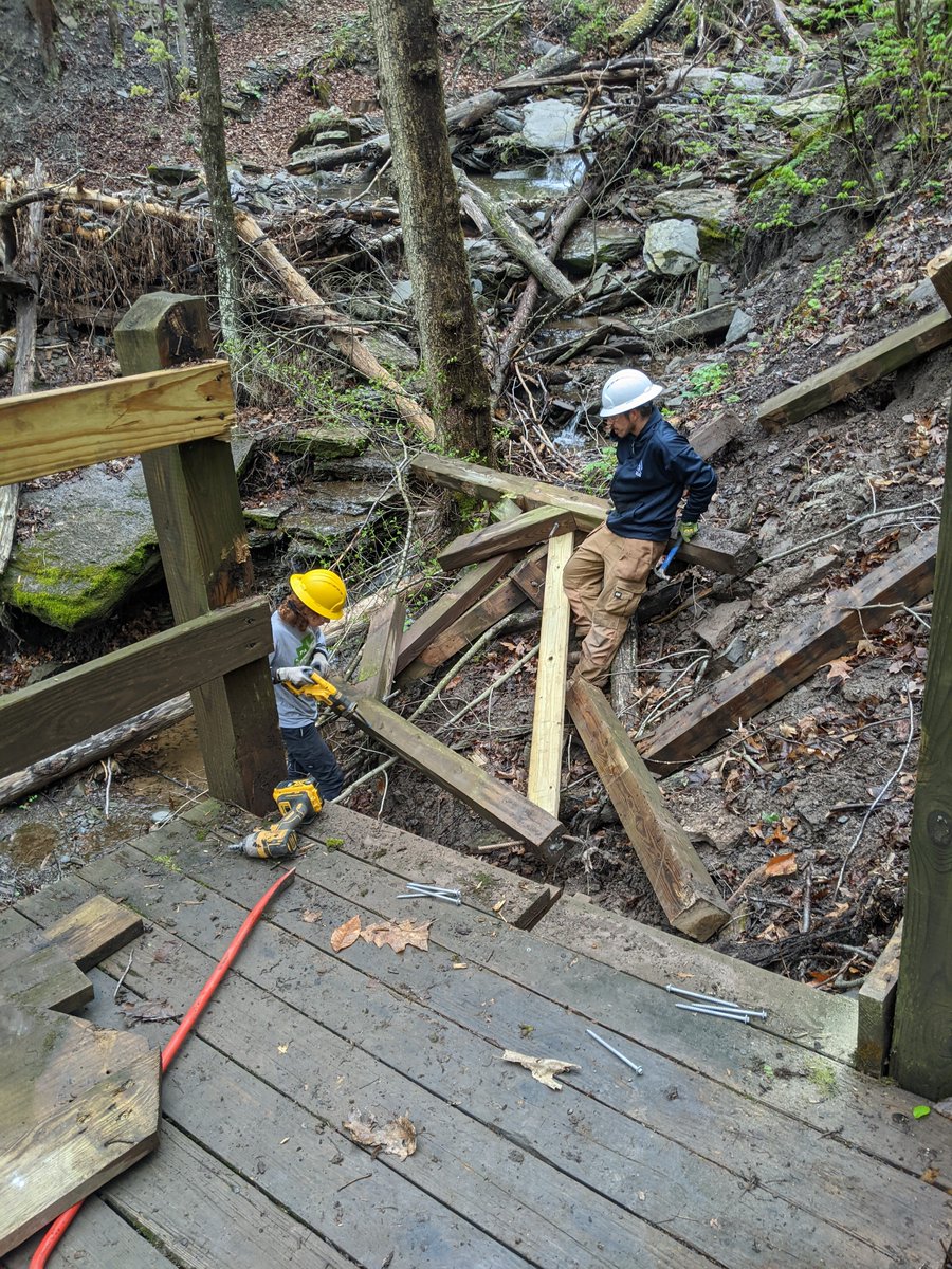 RovingTrailCrew's tweet photo. Saturday was Demolition Day along the #TurkeyPath! #PAOutdoorCorps
📸: @NickelsOnTrail https://t.co/8iYUitHMmE