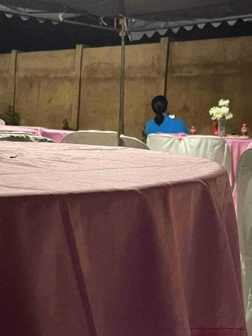 Samantala sa Isang sulok.. 😭😭😭😭😭