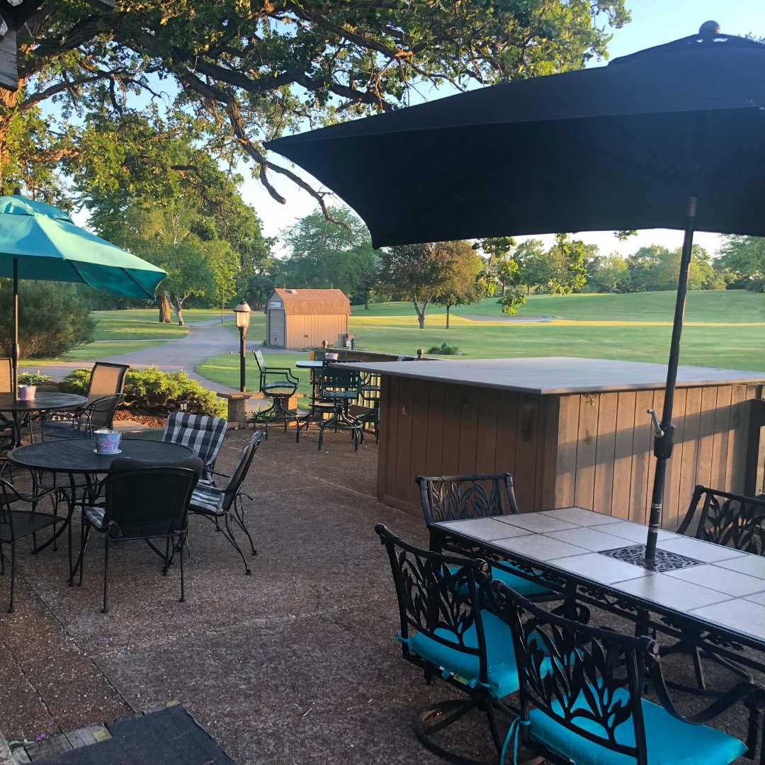 crystalwoodsgc's tweet photo. It's looking like a great week for golf &amp; patio time! ⛳🍻

 #CrystalWoodsGC #CrystalWoodsGolfClub #LUGolf https://t.co/QhjcoynmhZ