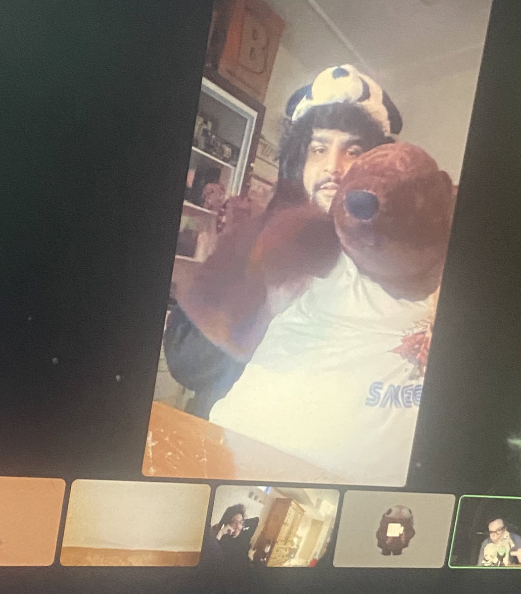 notebookpapr's tweet image. theyre speaking to each other.