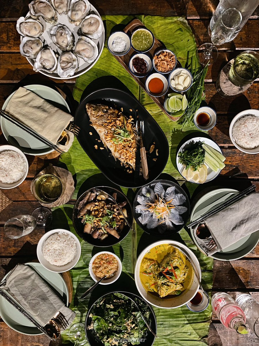 throwbackerbkk's tweet photo. ‘Chef’s Table by มะม๊า’
มาเที่ยว #เกาะเต่า เดินเล่น #หาดทรายรี
ถ้าเกิดชอบ local eatery ขอแนะนำเลย 🤤
อย่าลืมจองไปก่อนนะ 🌞
https://t.co/DCVNLFK9f9
___
https://t.co/bLedPXIAPs
#throwbackerDINING
#throwbackerTRAVEL
#throwbackerinKOHTAO
#throwbackerinTHAILAND https://t.co/802fgZlDUT