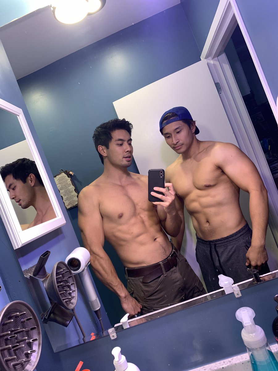 yoshi_sudarso's tweet photo. Kane is a frickin monster, I need to workout now…

Actually, it’s past my bed time, we’ll hit the gym in the am. Night y’all 😘 https://t.co/QPEtLfZWCT
