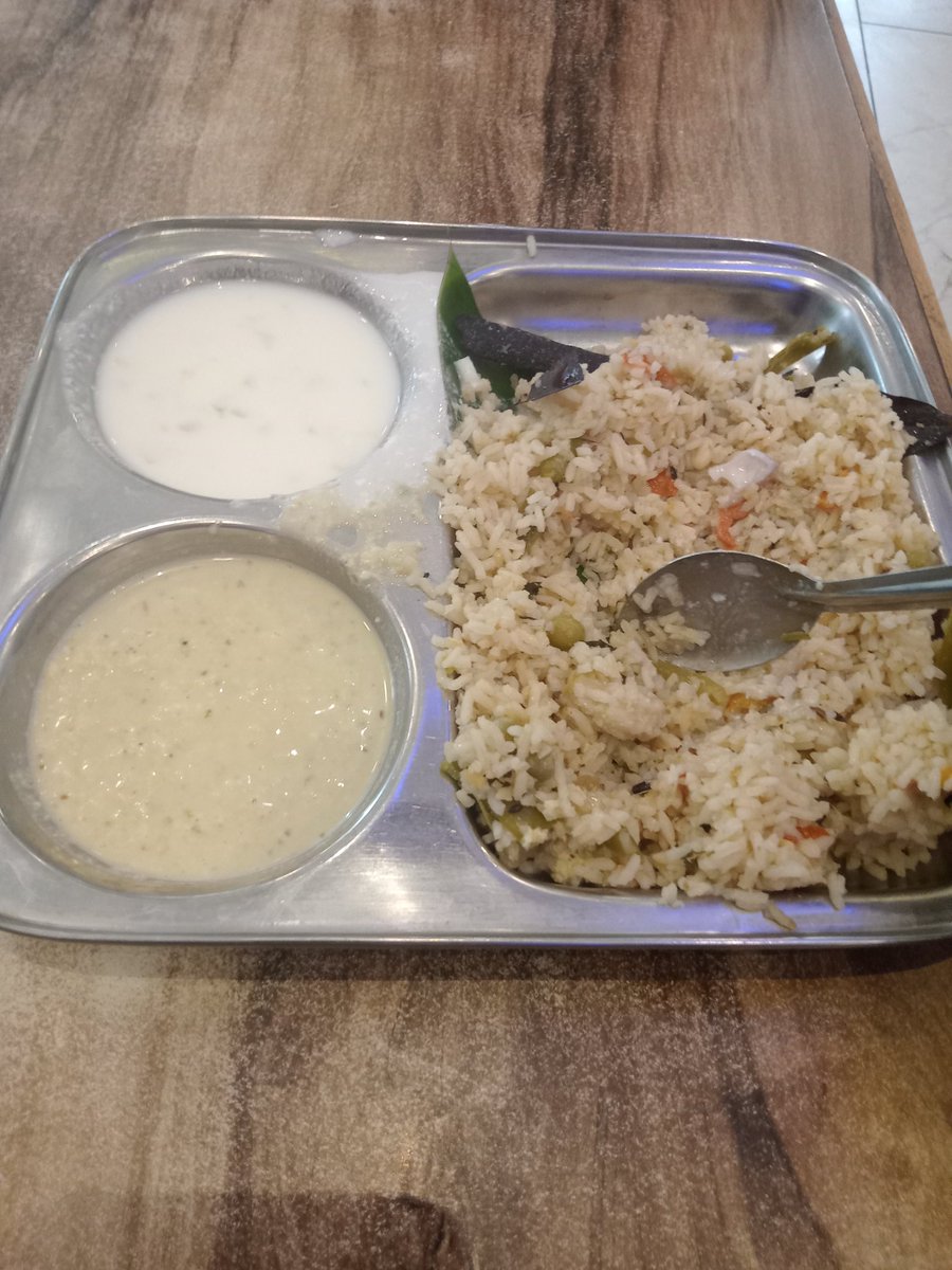RAJeshraaaaJ's tweet photo. Bengaluru ❤️
weather tdy cool climate 👌🏻
#Vegpalav #Ambikagrand
#Foodie #Filtercoffe
#Rajajinagar https://t.co/bQBDQgKoEG