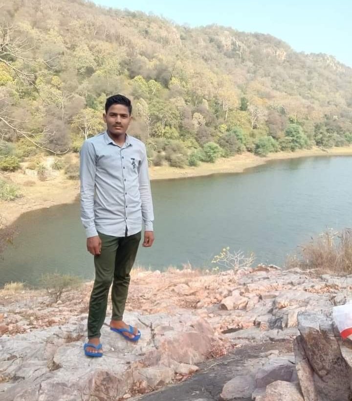 कल अलवर से रिंकू सोगुन गांव सिटावट थाना टहला आते समय अपरहण की सूचना सोशल मीडिया पर वायरल हो रही है ,जो कि अनुसंधान के लिए अतिआवश्यक है,मामले की जांच कार्रवाई करें <a href="/AlwarPolice/">Alwar Police</a> <a href="/RajPoliceHelp/">Rajasthan Police HelpDesk</a> <a href="/CMHelpdesk/">Rajasthan CM Helpdesk</a> <a href="/IgpJaipur/">IGP Jaipur Range</a> <a href="/PoliceRajasthan/">Rajasthan Police</a> <a href="/TejaswaniGautam/">Tejaswani Gautam</a> pic.x.com/UyCYuCssWJ