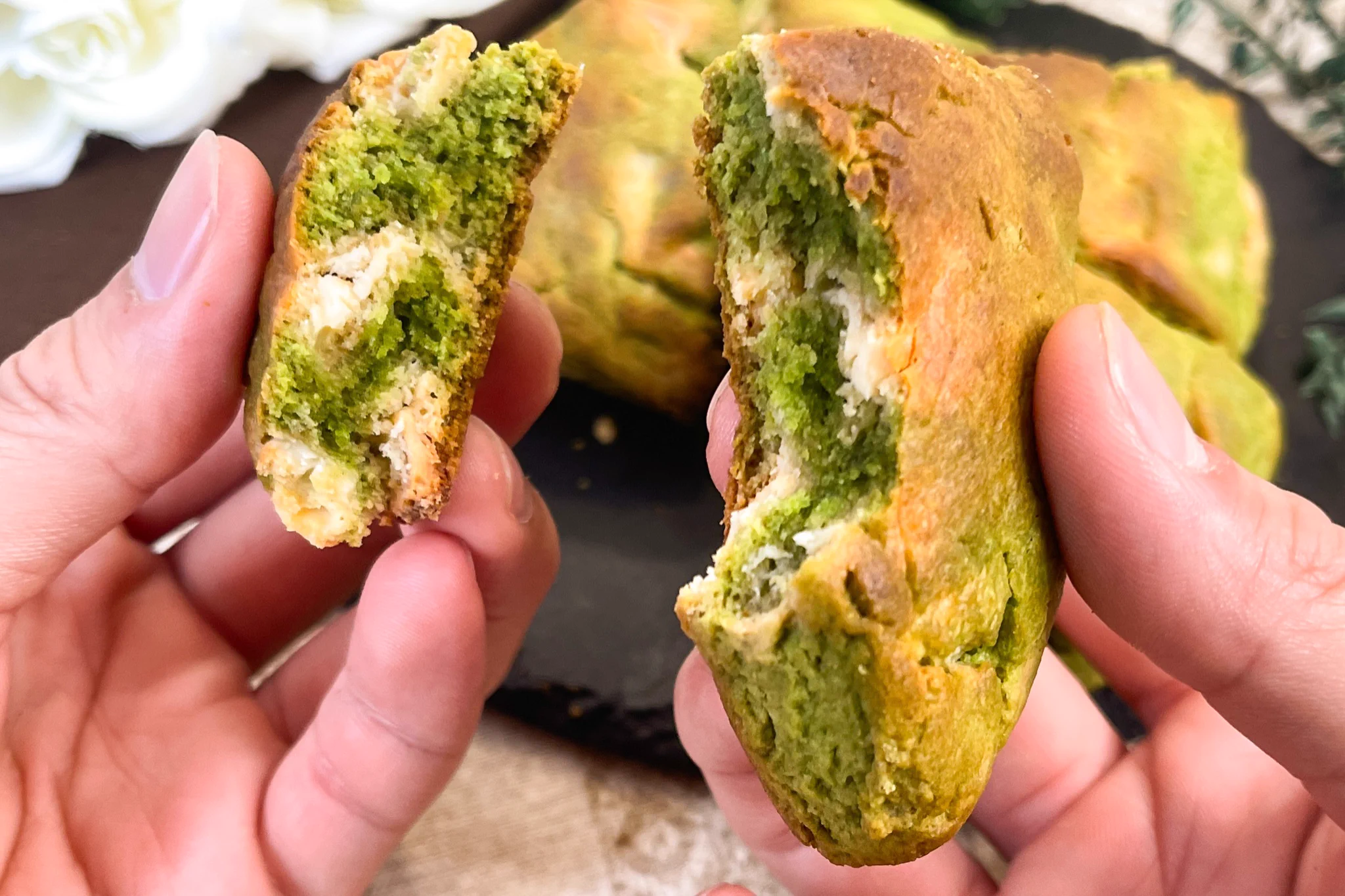 トースターで作れる！ホワイトチョコと抹茶のスコーン。