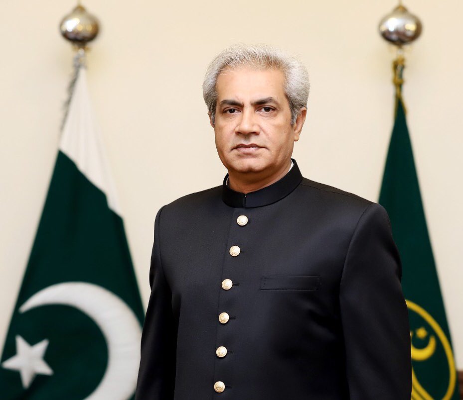 OmarCheemaPTI's tweet photo. صدر پاکستان کے غیر معمولی حالات کے پیش نظرسمری مسترد کرنے کے باوجود کیبینٹ ڈویثرن کا غیر آئینی نوٹیفیکن جاری کیا جسے میں مسترد کرتا ہوں 

ائینی ماہرین سے مشاورت جاری ہے جلد آئندہ کا لائحہ عمل کا اعلان کروں گا ۔ انشاءاللہ https://t.co/8euMPgBh3L
