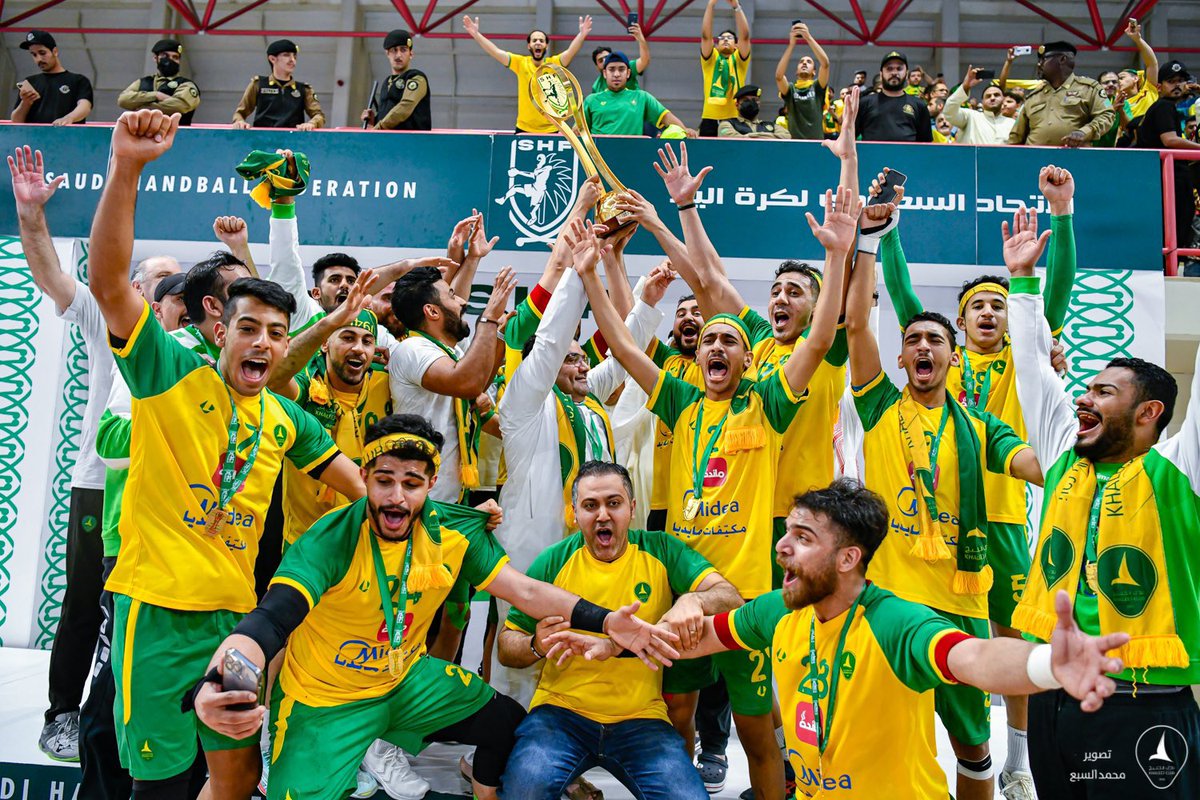 CandP_sa's tweet photo. بمناسبة فوز ابطال اليد بنادي الخليج
بالكأس السابعة 🏆
تستأهلوا هذا العرض القوي 💚💛 https://t.co/3D8vGG9HM4