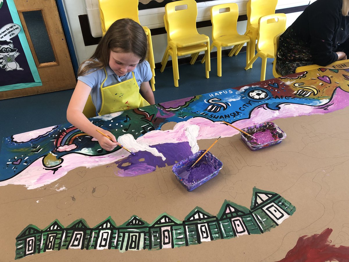 Pennardprimary's tweet photo. We have started work on a whole school mural! Bae Dau have had a great day with @rhiannon_art #pennexp https://t.co/Vp4jQA0iKb