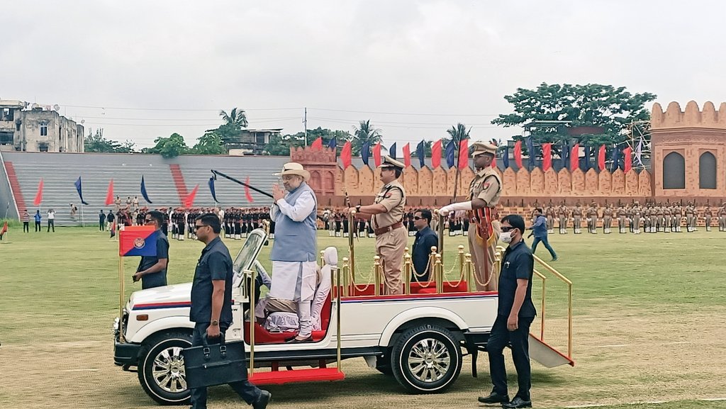Madhumitagoswa9's tweet photo. #presidentcolour #assampolice proud moment for Assam https://t.co/yxEKGTTuw3
