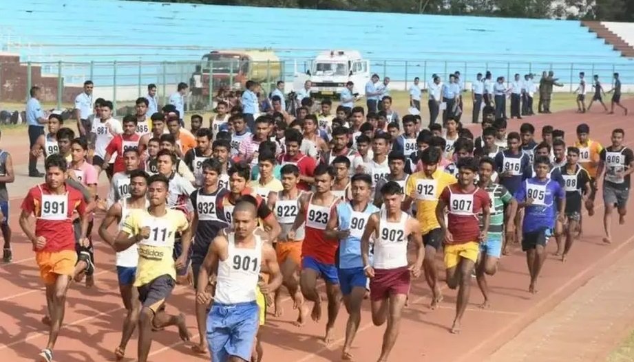 Balramg56090496's tweet photo. #justicefordefencestudents
Band kro ye siyasi drame. Don't play with r emotions🙏
@PMOIndia 
@DefenceMinIndia 
@rajnathsingh 
@narendramodi 
@IAF_MCC 
@rashtrapatibhvn https://t.co/hAPLMw7ywE https://t.co/W7rC324w5g