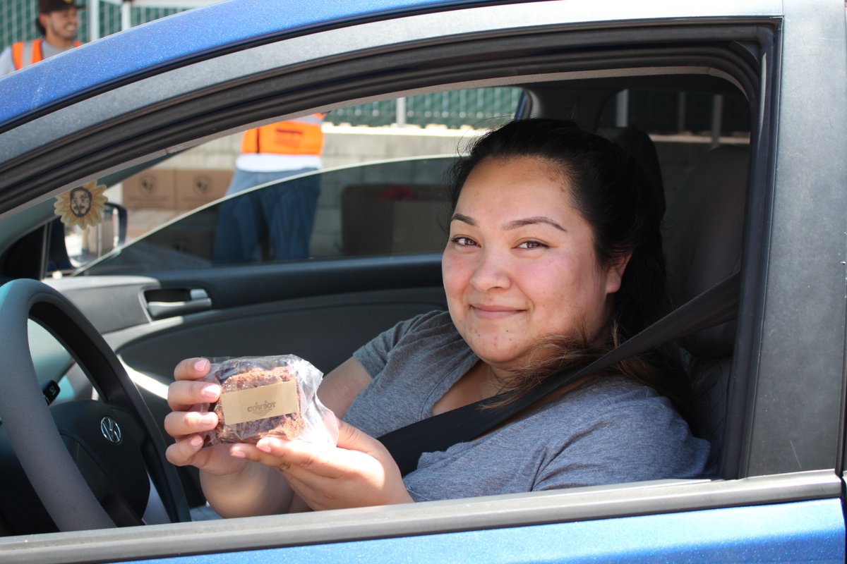 feedingie's tweet photo. We hope everyone enjoyed celebrating the moms in their lives this past weekend! 💐 Thanks to  @StaterBrosMkts, Cowboys Burgers &amp; BBQ, and Riverside Supervisor Jeff Hewitt for helping our Mother's Day distribution come to life last Friday!
Together #wefeedtheie! #hungerfreeie https://t.co/qGPSOBXg9J