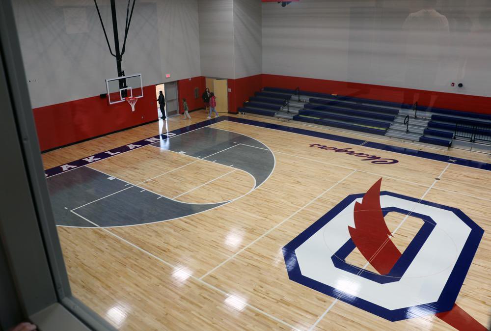 _TheLyonnKingg's tweet photo. Not many coaches get to truly say they  get the opportunity to teach the game in the exact school where they fell in love with it. Blessed to be named  Head Coach of the Oakland Middle School Girls Basketball program! Beyond honored to be a part of such a powerful Culture.⭕️❤️ https://t.co/kUbOIEgWIw