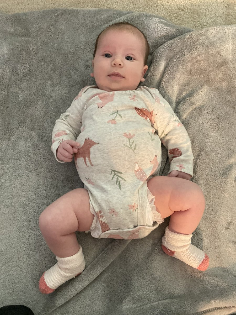 You guys PLEASE look at how my daughter’s lil earlobes stick straight out, they’re like lil butterfly wings on the side of her head I can’t 😭