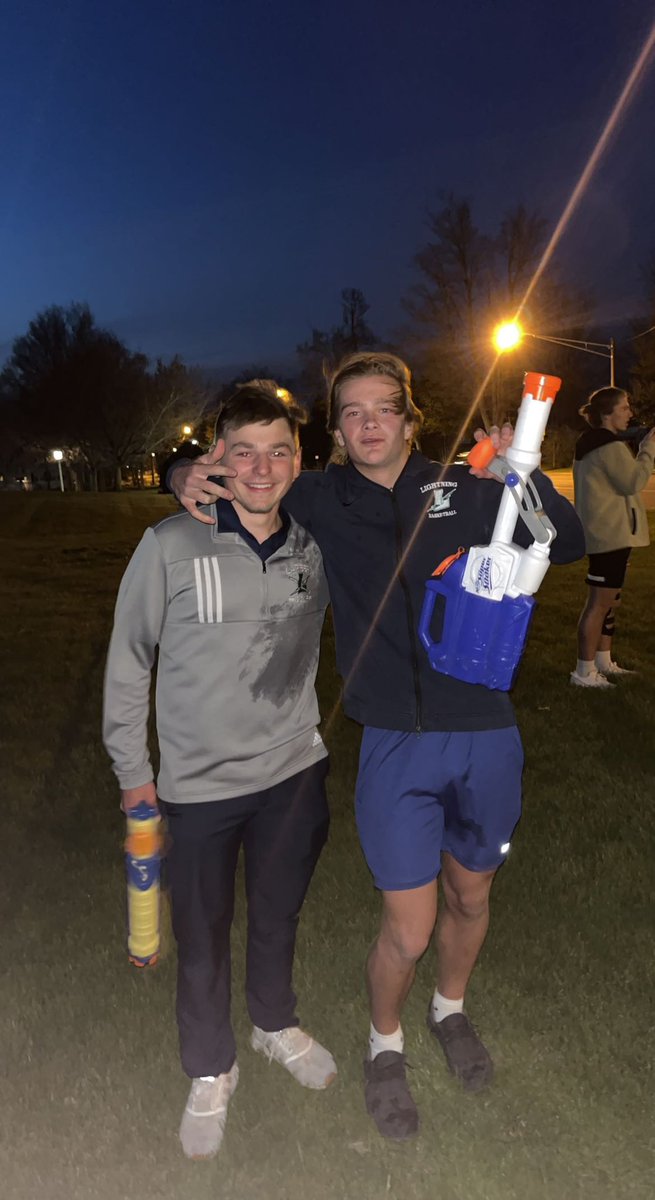 Bros 5
Idoits 3 
Someone give us comp #squadwipe