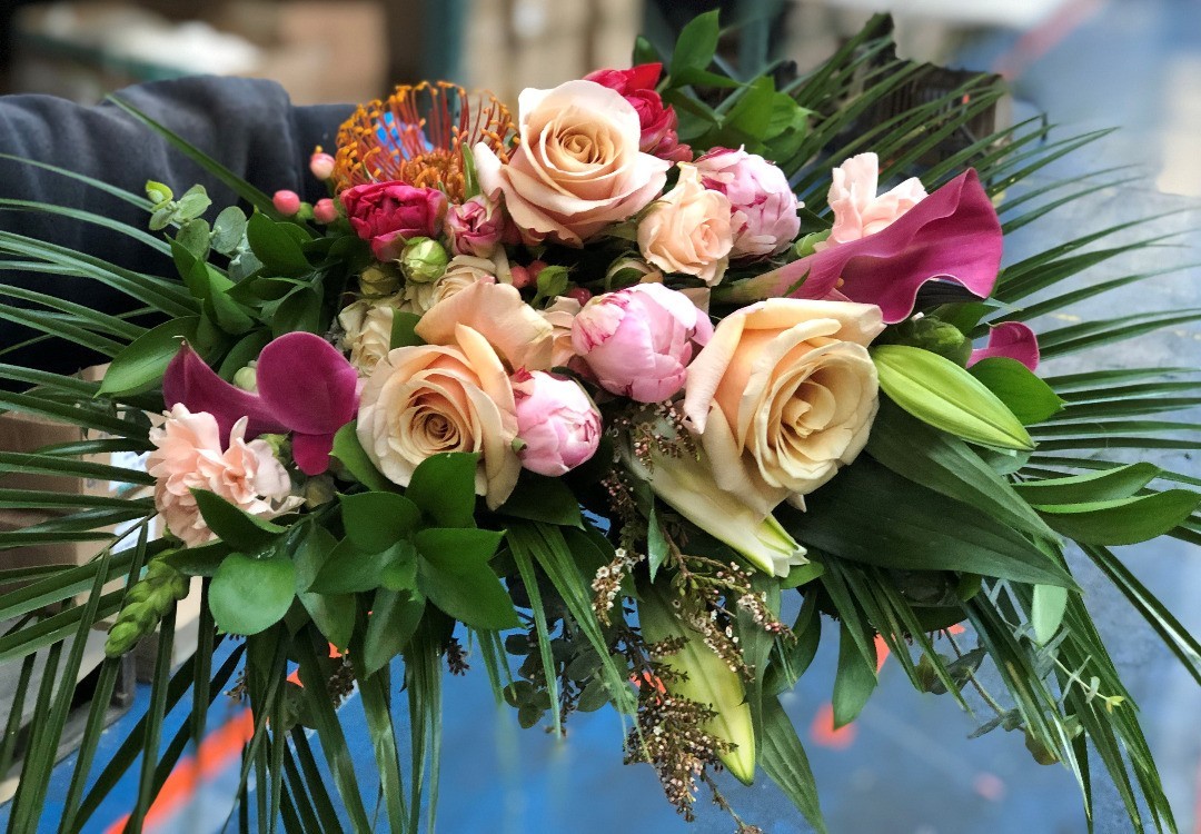 sloppy_james's tweet photo. a bouquet i made for my mom.  #MothersDay 
for whatever reason(s), i tend to acquire useless skills, but at one time, flower design was extremely fascinating to me, like creating a colorful puzzle from scratch. this bouquet (for the right reasons) was a joy to make and give. https://t.co/gWavOKQ5p9