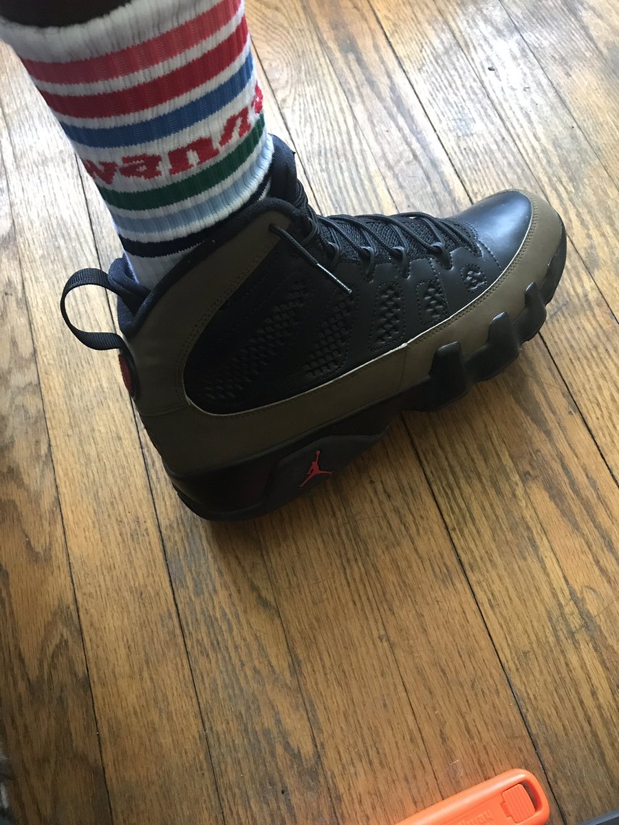 SpaceJam0725's tweet photo. Olive 9 on feet today what you rock today?
#MJMondays #Jordan9olive #olive9s #snkrskickcheck #snkrsliveheatingup https://t.co/1iRxYwGx7T