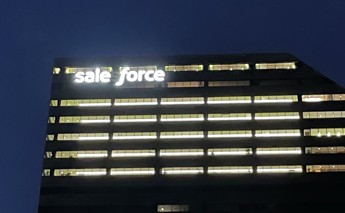 amy_e_weaver's tweet photo. I’d like to buy an “S.”

⁦@salesforce⁩ Atlanta https://t.co/ih7ouzoj7S