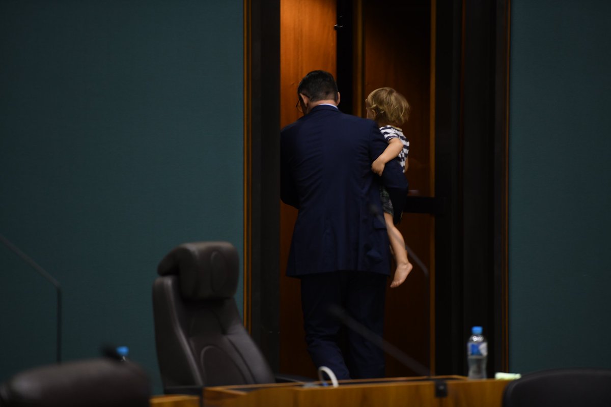 LANDSEAYOUME's tweet photo. Breaking. Chief Minister Michael Gunner leaves the floor of parliament for the last time as Chief after announcing his resignation whilst delivering the 2022 Territory budget. @abcnews @abcdarwin https://t.co/6x4CYWQGxJ