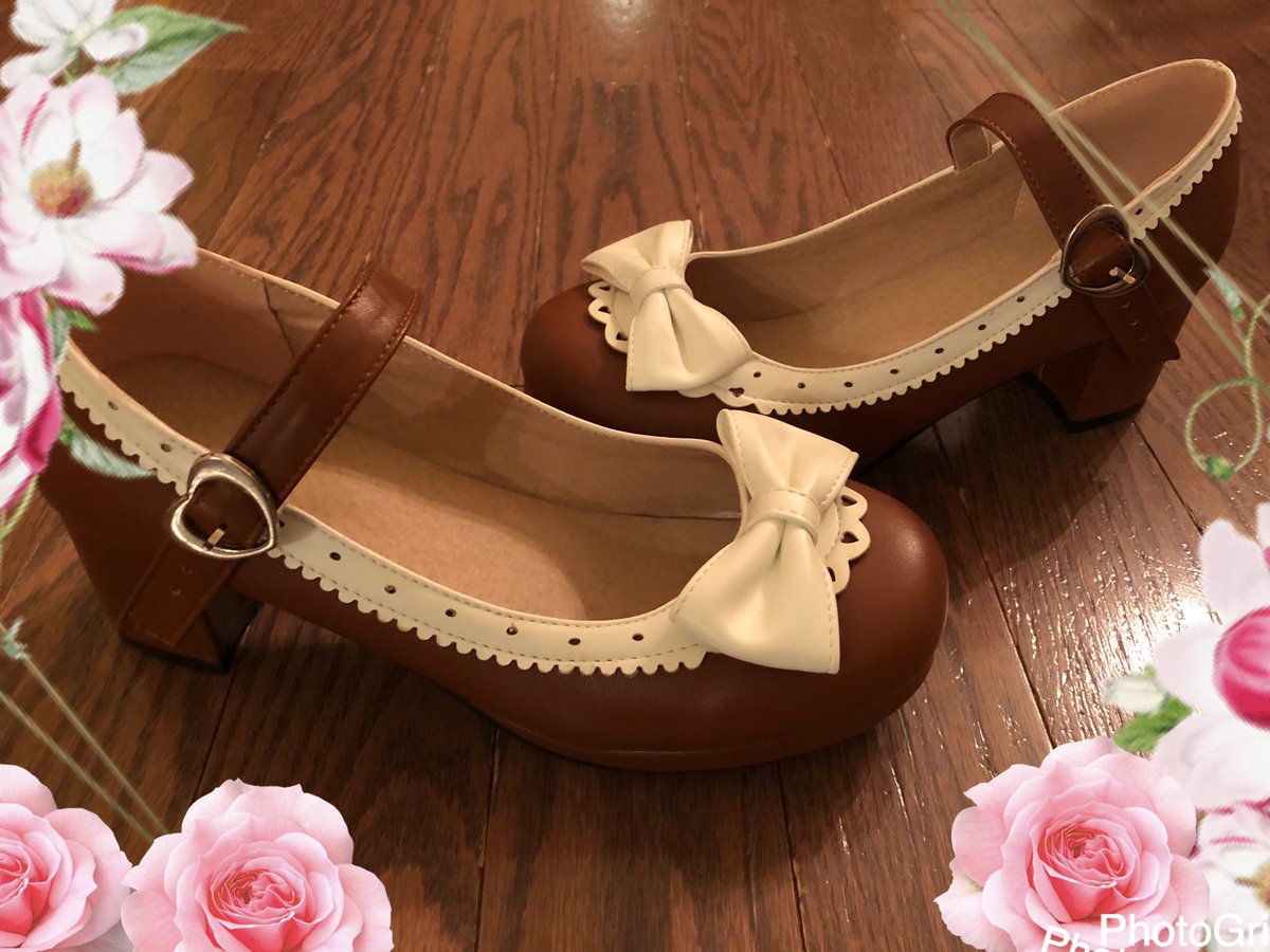 Vintage inspired shoes arrived in time for our #EngagementPhotoShoot #RailCityWedding
