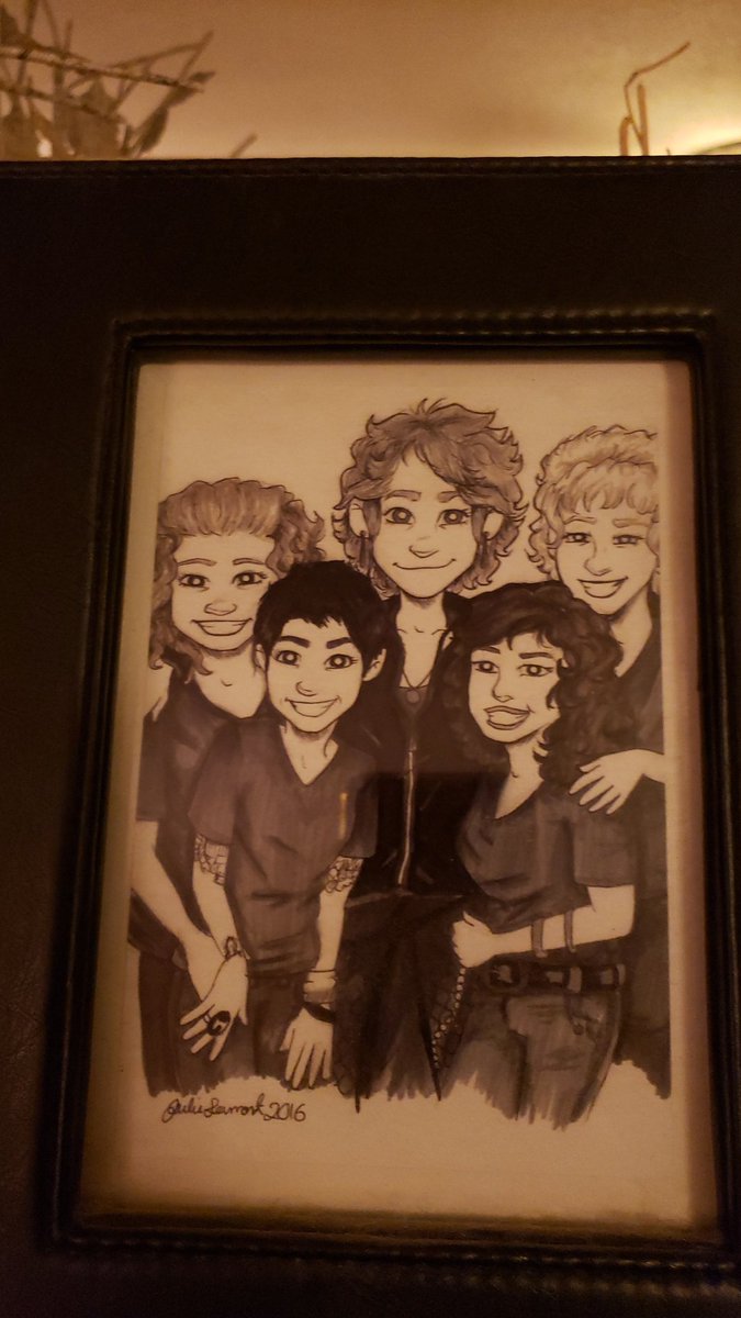 The pic that started it all!!
#mcbridemombies Will love these beautiful faces forever. Love you <a href="/F_ckLoyalty/">🌞🦁 Bobbi 🦁🌛</a> <a href="/jenmastropaolo/">🖤☠☕️Jen☕️☠🖤</a> <a href="/MamaAmes1124/">🇺🇸MamaAmes - Amy🇺🇸</a> and you, too <a href="/mcbridemelissa/">Melissa McBride</a> for inspiring, healing, kindness and genuine compassion 💜💚💛💙