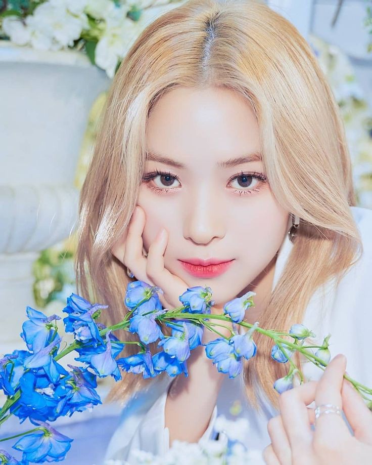 Karinajyo's tweet photo. @tinketl ᅠ   

        𔘓  Daily reminder: berbuat baik kepada orang lain juga ada Tata caranya. Seperti halnya kau harus tau Cara memegang payung sebelum kau ingin melindunginya Dari hujan ☔

ᅠhave a nice Tuesday. Jgn lupa makan 🤍 https://t.co/buWTzm85rw