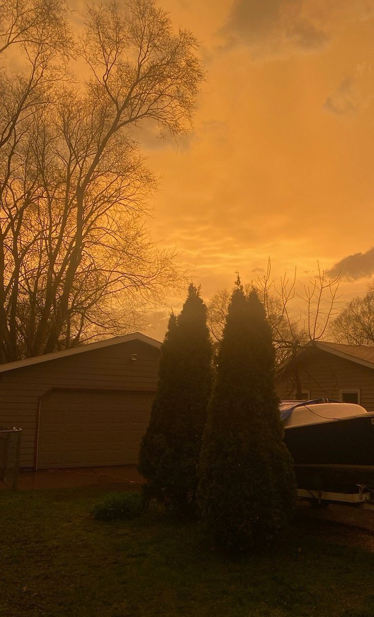summertimejess7's tweet photo. It was so orange out! No nado for us, but pouring down rain for a little while. #weatheraware #Storms #rain https://t.co/yR11kH7v1m