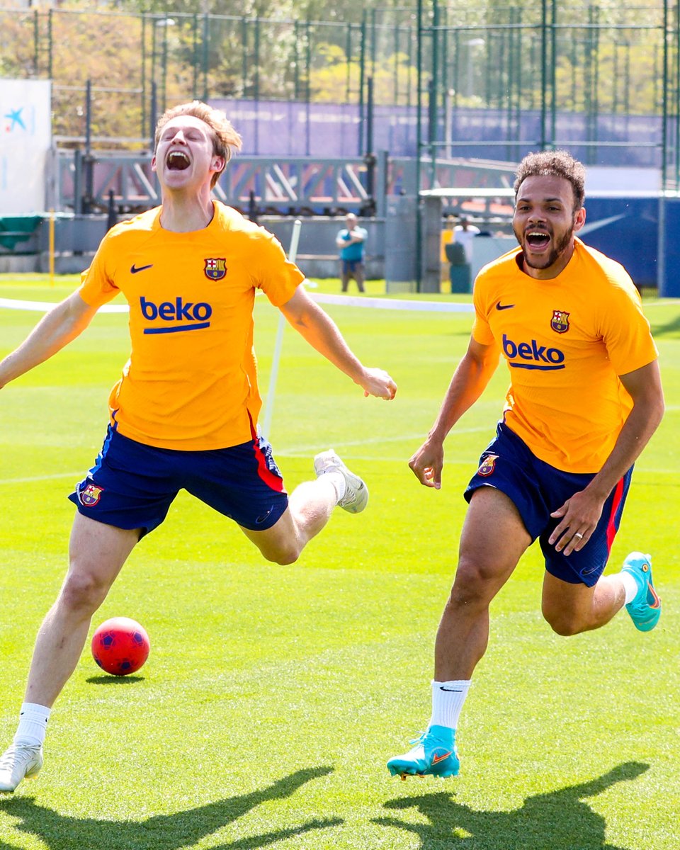 fcbarcelona_br's tweet photo. 😀 Amanhã tem jogo do Baaarça! 

✨ Boa noite, culés. 💙❤️ https://t.co/dzc4FEl8aF