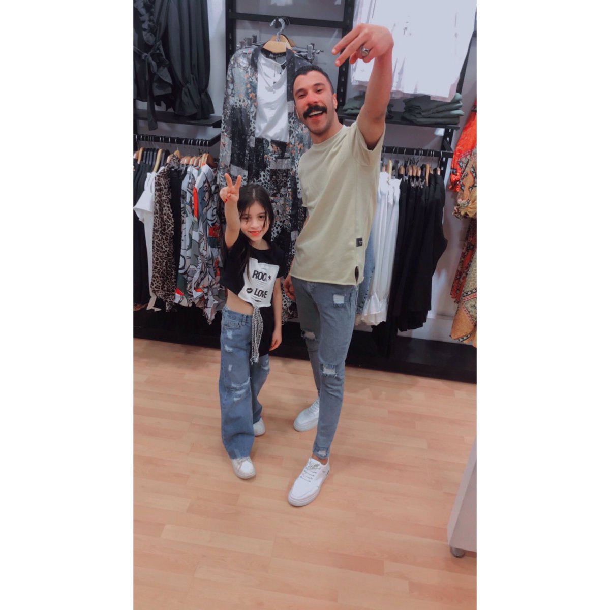 EbrahemElmgrab1's tweet photo. واخدين الاتجهات اجباري❤️😂 https://t.co/ByKmtUue4T