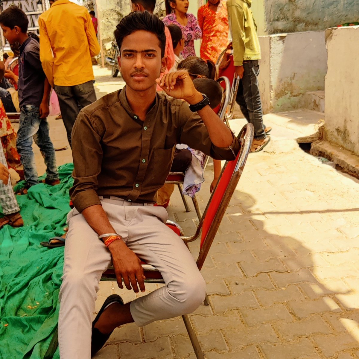 pushpendraSC420's tweet photo. अक्सर अपनो की ख़ुशी के चलते, लोग ख्वाबों की खुद ख़ुशी कर देते है I"

#NewProfilePic #Chouhan https://t.co/NaNFUQpHdU