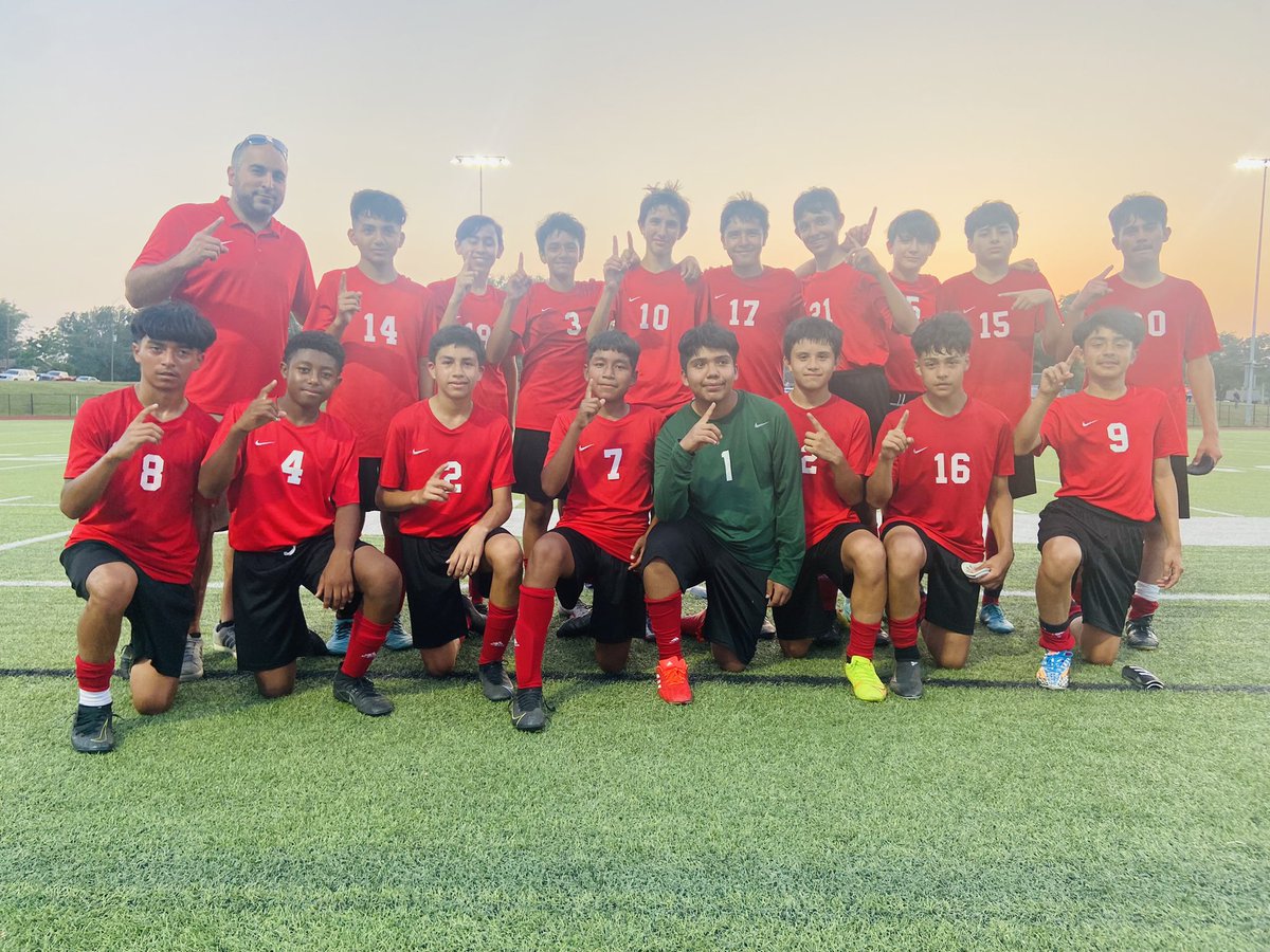 Big congratulations to Moore. 

Middle School Champions!!

Moore 5 - 2 Jacksonville
<a href="/TylerISD_Ath/">Tyler ISD Athletics</a> <a href="/MooreTylerISD/">Moore MST Magnet</a> #FutureLions #SomosLeones