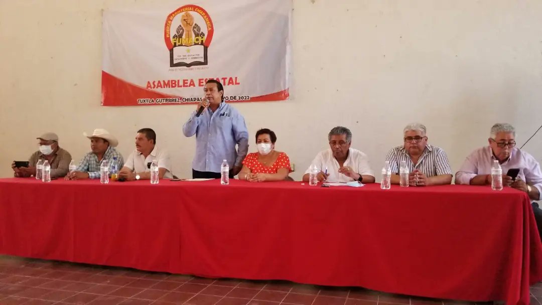 cadena_morgan's tweet photo. Se realizó la primera asamblea representativa en el estado de la naciente organización sindical de maestros y maestras de la Sección 7 del SNTE “Fuerza Magisterial Chiapaneca (FUMACH)” dirigida por el Coordinador General en Chiapas Dr. Abel Cadena Morgan https://t.co/iG0VRf16WN