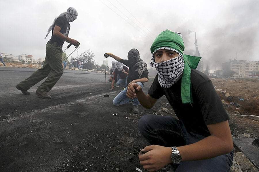 Pal_4ever__'s tweet photo. If the world can view Ukrainian self-defence as valiant, then why not that of people in Palestine? 🇵🇸
#ForeverPalestine
#FreePalestine
#SahabatPalestina_ID https://t.co/5iUi9A3Byh